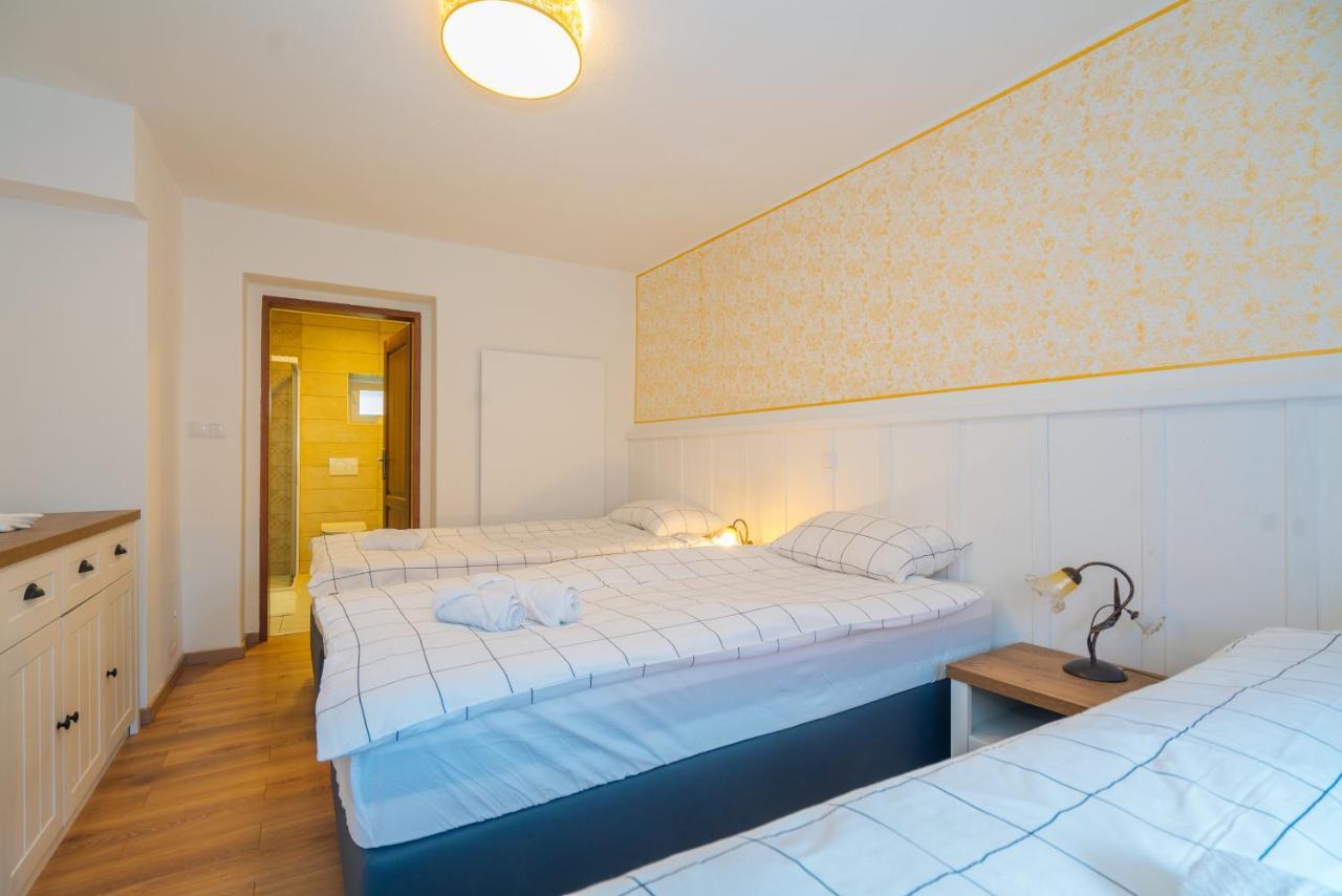 Stol Apartments Zirovnica Exterior photo